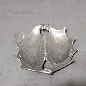 Large Holly W Berries Designed Pewter Dish - Pewter Store, Boerne, Texas